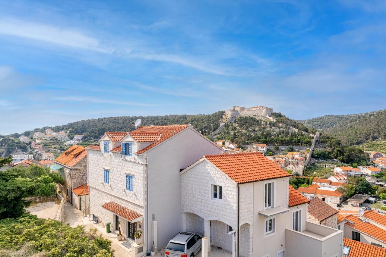 Villa Capitis In The Center- Luxury Apartment With Swimming Pool Хвар Екстериор снимка