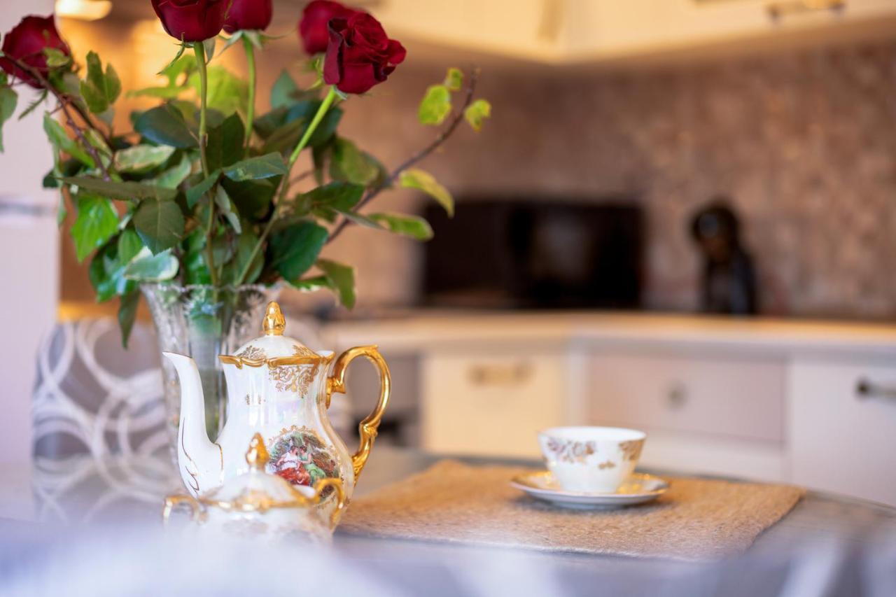 Villa Capitis In The Center- Luxury Apartment With Swimming Pool Хвар Екстериор снимка