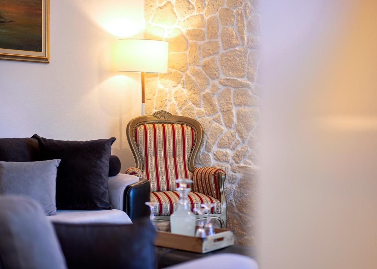 Villa Capitis In The Center- Luxury Apartment With Swimming Pool Хвар Екстериор снимка
