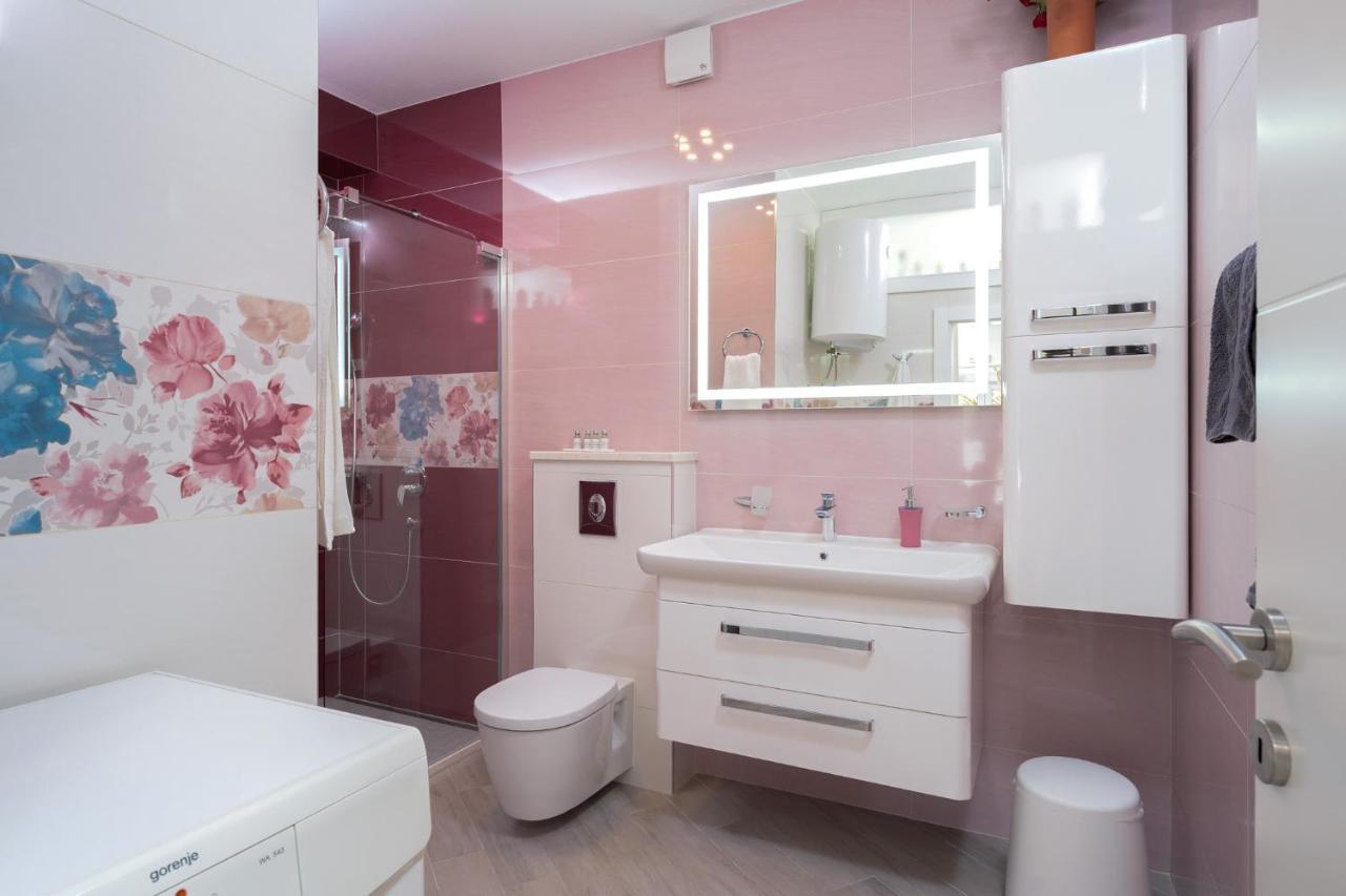 Villa Capitis In The Center- Luxury Apartment With Swimming Pool Хвар Екстериор снимка