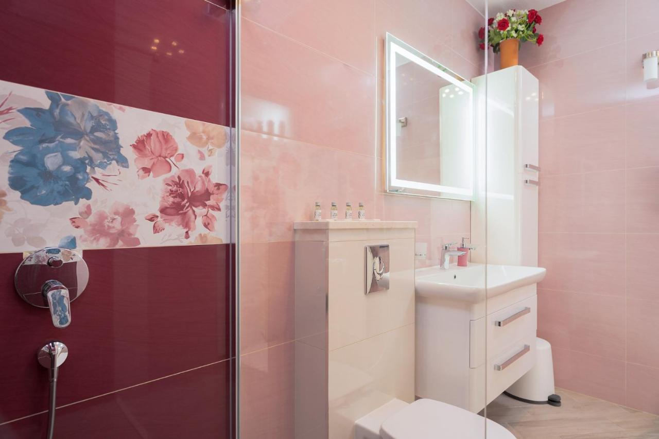 Villa Capitis In The Center- Luxury Apartment With Swimming Pool Хвар Екстериор снимка